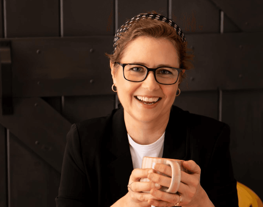 Jenna Fischer, estrela de "The Office", revela diagnóstico de câncer de mama